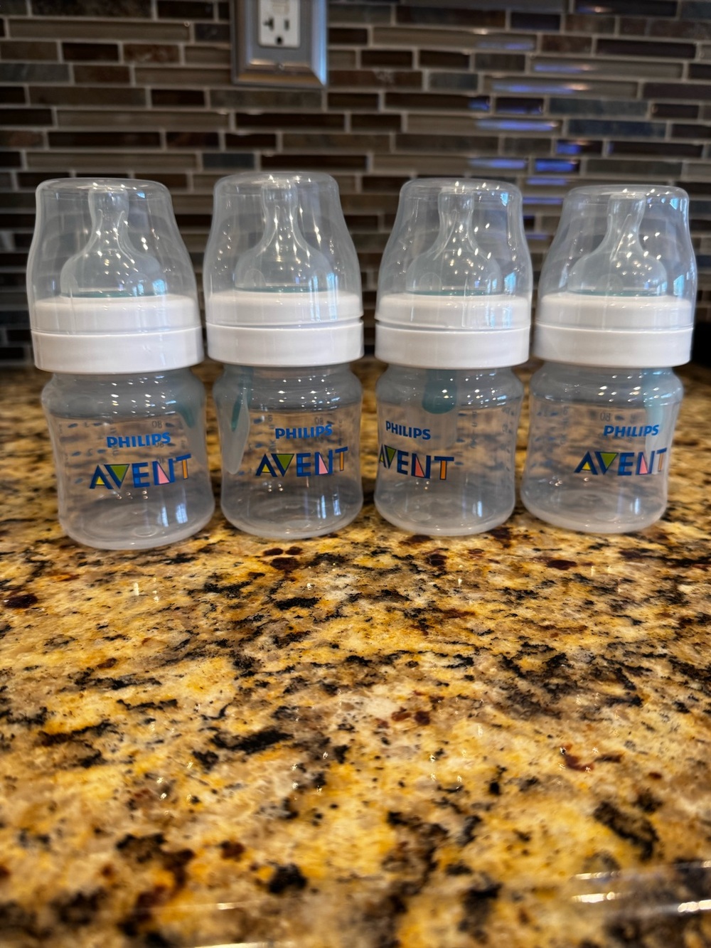 Philips Avent AntiColic plastic bottles - Set of 4